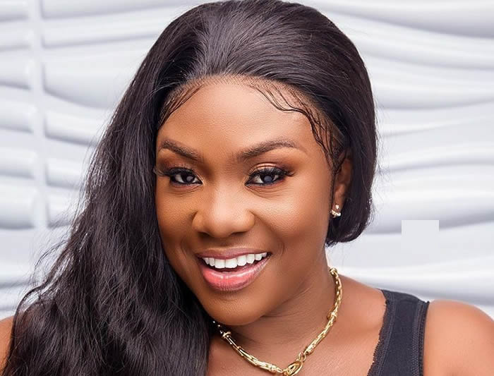 Netizens react as Emelia Brobbey drops a new single