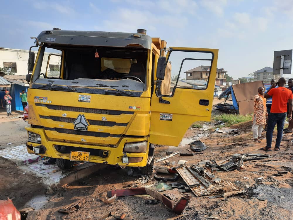 Accident One dead, two severely injured on KasoaBudumburam road (Photos) Prime News Ghana