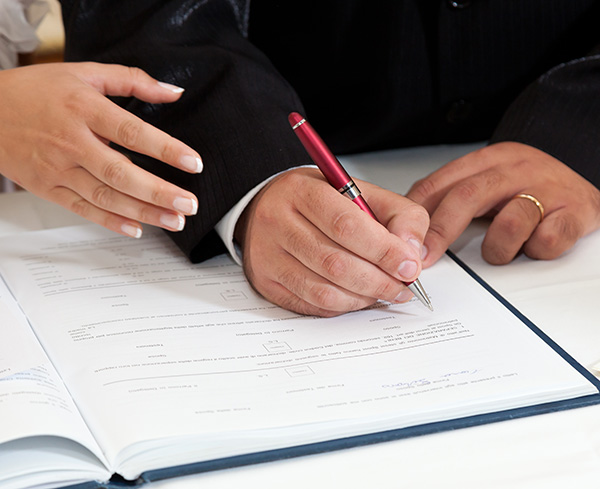 Relationship contracts can help couples