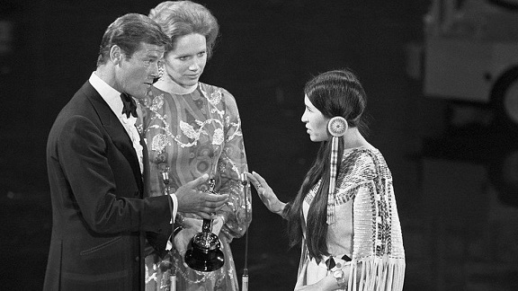 The award was presented by Roger Moore and Liv Ullman - but rejected
