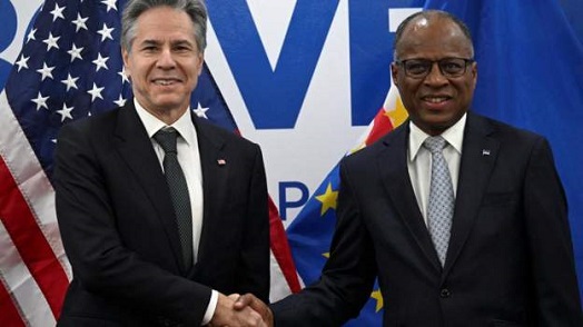 Cape Verde Prime Minister Ulisses Correia e Silva (R) welcomed US Secretary of State Antony Blinken