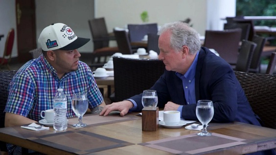 US Senator Van Hollen (right) posted a photo of his meeting with Kilmar Ábrego García