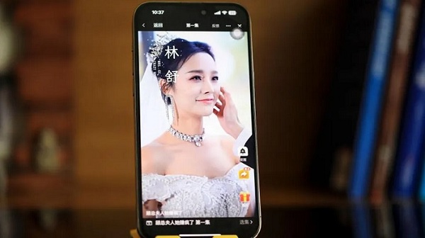 Micro dramas come in the form of serialised, made-for-mobile clips
