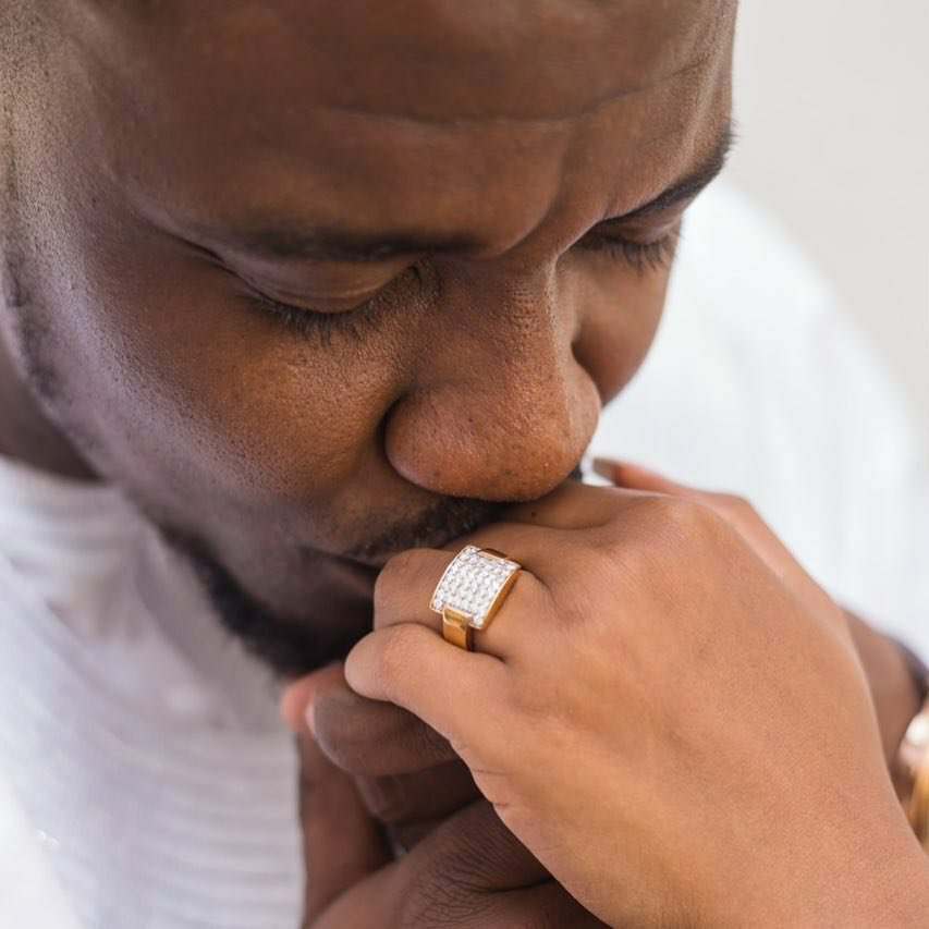 John Dumelo shows of wife's diamond ring, his version of #assurance