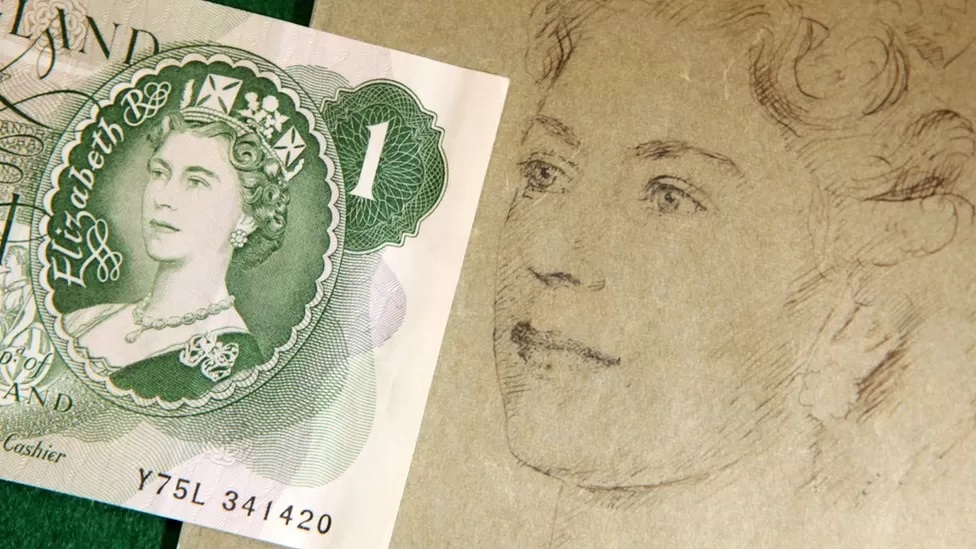 The first banknote to carry a portrait of the Queen was the one pound note in 1960