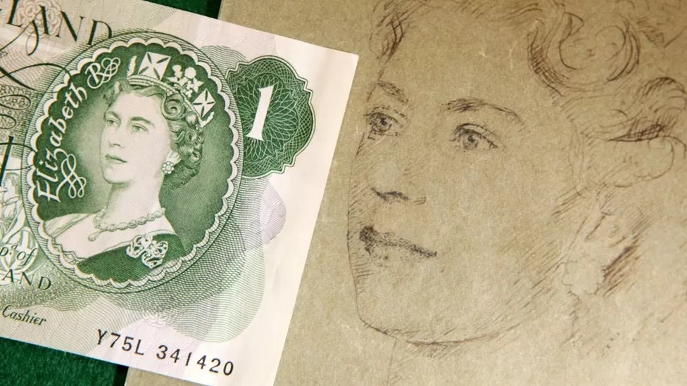 The first banknote to carry a portrait of the Queen was the one pound note in 1960