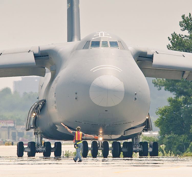 biggest military cargo plane