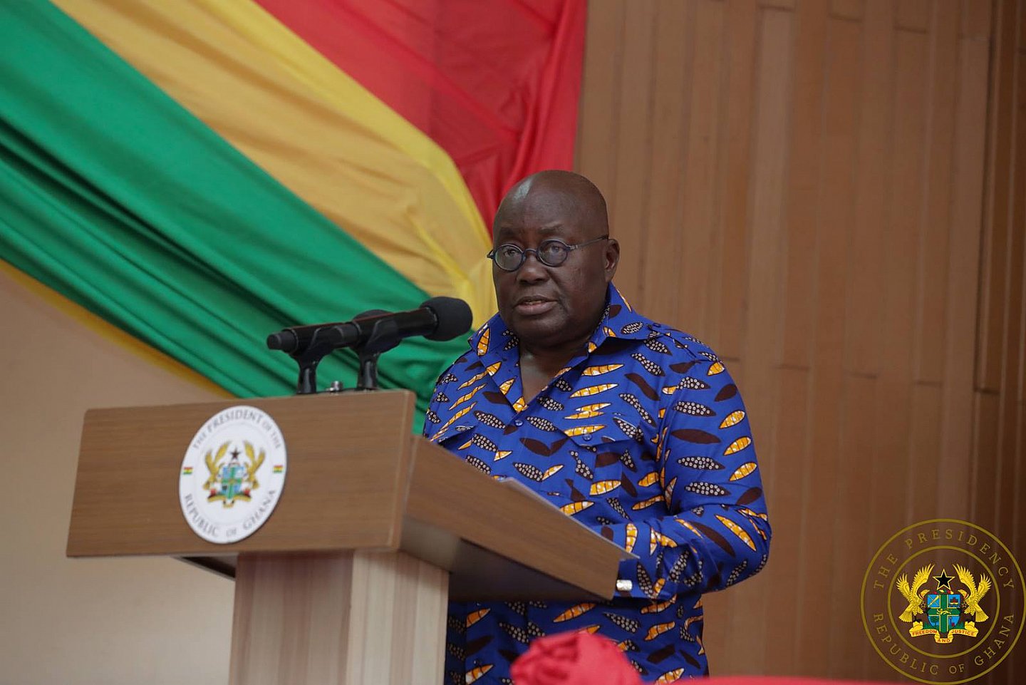 Nana Akufo-Addo is the ultimate gentleman in these African prints