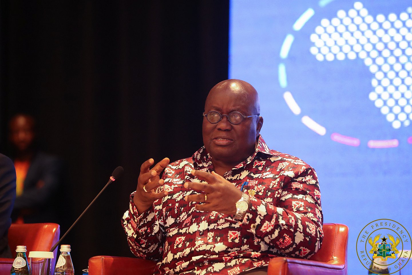 Nana Akufo-Addo is the ultimate gentleman in these African prints